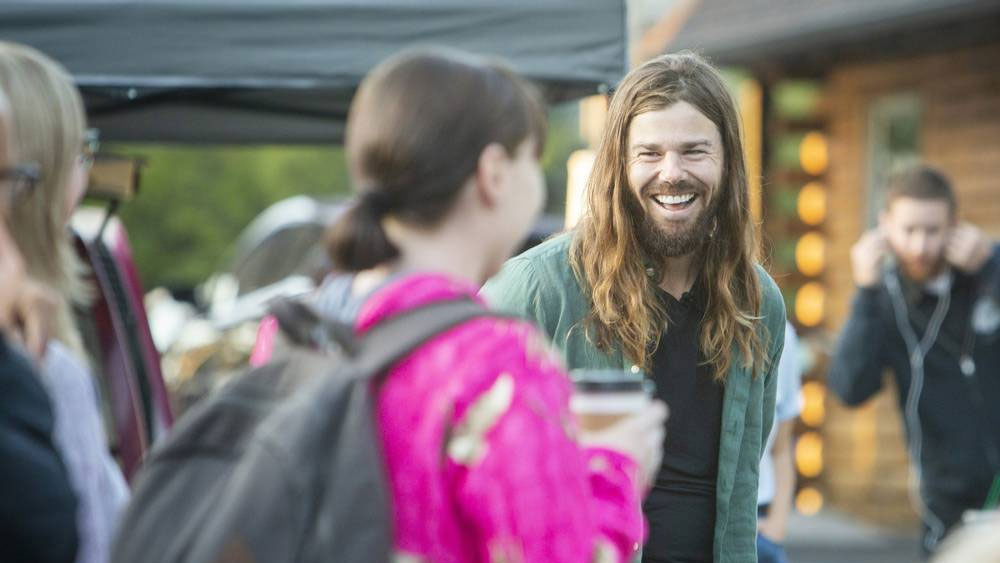 ড্যান আগে বছরে সংস্থা থেকে ১০ লক্ষ ডলার মাইনে নিতেন। এখন তিনি বছরে মাত্র ৭০ হাজার ডলার বেতন নেন। অর্থাৎ ৯ লক্ষ ৩০ হাজার ডলার, যা ভারতীয় মুদ্রায় প্রায় ৬ কোটি ৮০ লক্ষ টাকা।