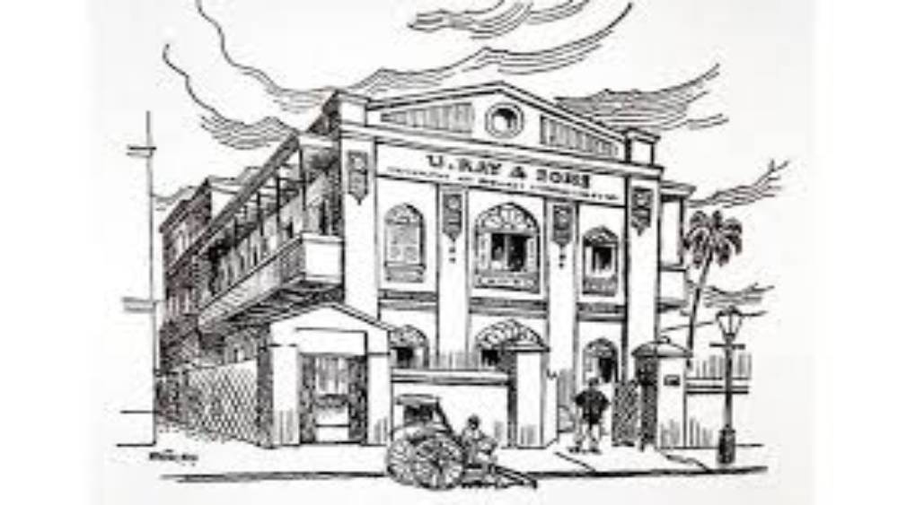 ২। গড়পারের বিখ্যাত রায়চৌধুরী পরিবারে উপেন্দ্রকিশোরের ছোট ভাই প্রমদারঞ্জন ছিলেন ব্রিটিশ সরকারের জমি জরিপ বিভাগের কর্মী। কাজের সূত্রে সারা দেশে ঘুরতে হত তাঁকে। তবে তাঁর মেয়ের জন্ম কলকাতাতেই। ১৯০৮ সালের ২৬ ফেব্রুয়ারি। সদ্যোজাতর নাম রাখা হয়েছিল ‘লীলা’।