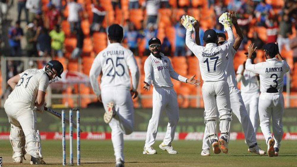 ১৯ শতকে ৯ বার এমন ঘটনা ঘটে। ২ দিনের মধ্যেই টেস্ট শেষ হয়ে যাওয়ার মতো আশ্চর্য ঘটনা টেস্ট ক্রিকেটের ইতিহাসে এখনও অবধি ২২ বার ঘটেছে।