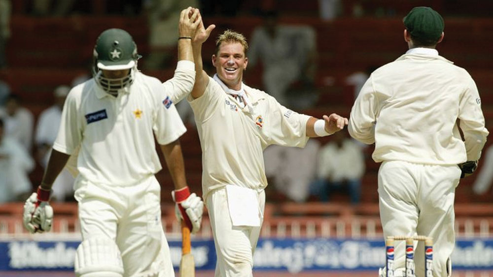 ২০০২ সালে লজ্জায় মুখ ঢেকে ছিল পাকিস্তানের। অস্ট্রেলিয়ার মাটিতে ২ দিনে হেরে গিয়েছিল তারা। তবে সব চেয়ে বেশি বার যে দেশ ২ দিনে টেস্ট হেরেছে তা হল জিম্বাবোয়ে।