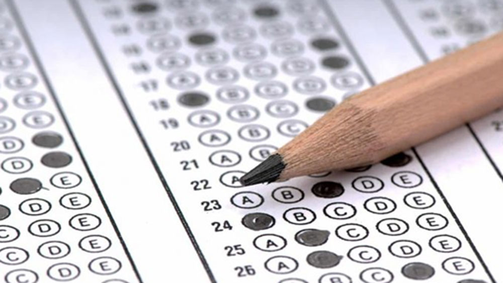 প্রথমে তিনি আপ্রাণ চেষ্টা করেছিলেন উচ্চপদস্থ সরকারি অফিসার হওয়ার। কিন্তু সাফল্য আসেনি। এরপর তাঁদের ১৬ একর জমিতে ফলের চাষ শুরু করেন।