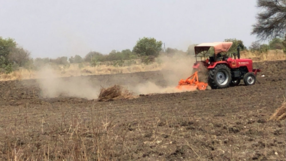 রাজশেখরের জন্ম মহারাষ্ট্রের খরা কবলিত অঞ্চল নিপানি গ্রামে। নিপানির অর্থই হল জলহীন। তাঁদের গ্রামে প্রবল জলসঙ্কট ছিল। তাঁর বাবাও একজন চাষি ছিলেন।