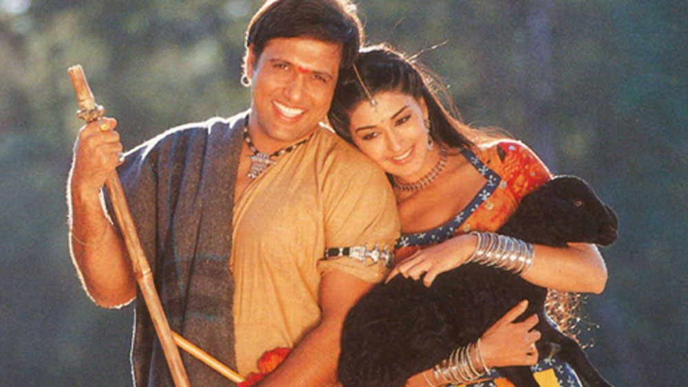 সোনালির প্রতি প্রেম জাহির করেছিলেন গোবিন্দও। এক অনুষ্ঠানে গোবিন্দ আক্ষেপের সুরে জানিয়েছিলেন, তিনি বিবাহিত না হলে অবশ্যই সোনালিকে বিয়ের প্রস্তাব দিতেন।