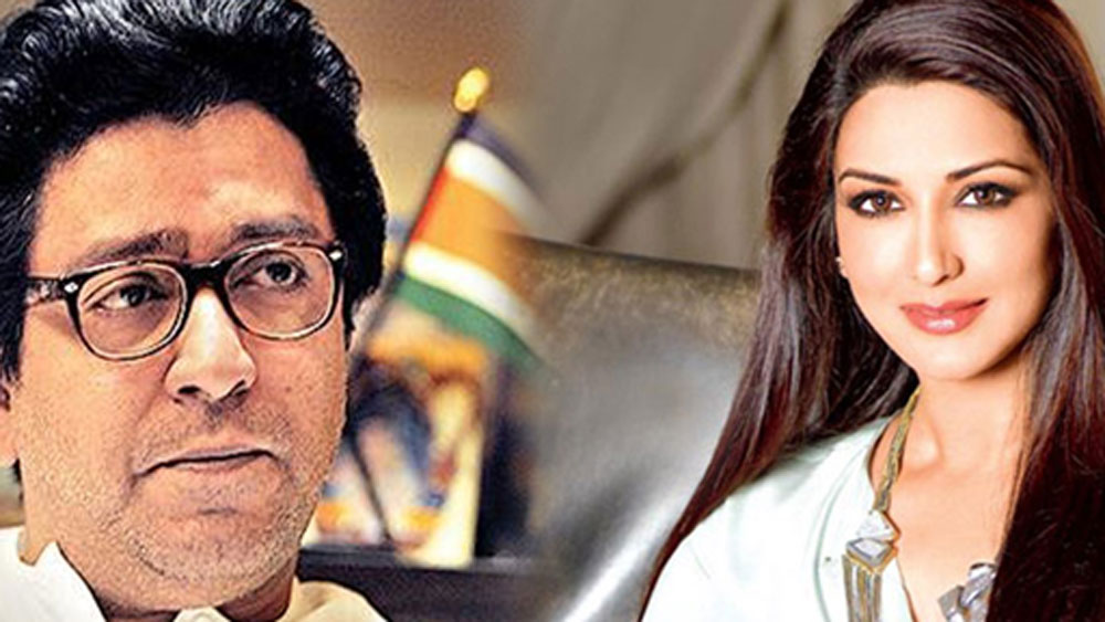 সোনালির প্রথম ছবি থেকেই তাঁর প্রেমে পড়েছিলেন রাজ ঠাকরে। সোনালির সৌন্দর্য তাঁকে বারবারই মুগ্ধ করত।