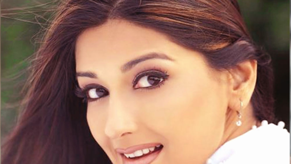 এর পর যাঁর সঙ্গে সোনালির নাম জড়িয়েছিল তিনি অভিনয় জগতের কেউ নন। তিনি ছিলেন একজন নামজাদা ক্রিকেটার। যাঁর গতি প্রতিপক্ষের মনে ভয় ধরানোর জন্য যথেষ্ট ছিল।