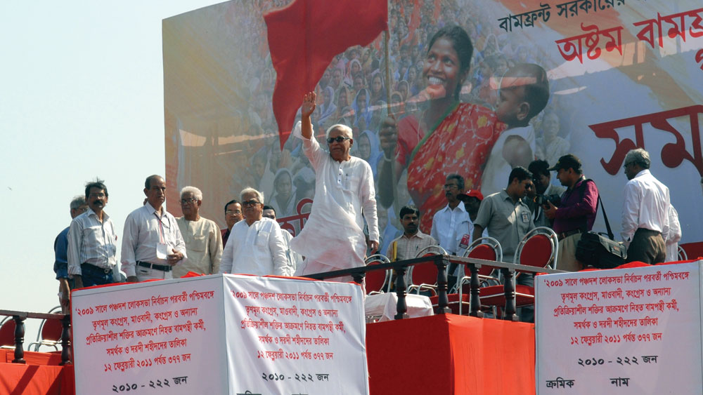 ১৯৮২ সালে কাশীপুর বিধানসভা কেন্দ্রে হেরে যান বুদ্ধদেব। তার পর ১৯৮৭ সালে যাদবপুর কেন্দ্রে সরে আসেন তিনি। ২০১১ সালে তৃণমূলের মণীশ গুপ্তের কাছে পরাজিত হওয়া পর্যন্ত ওই কেন্দ্রেই ছিলেন তিনি। তথ্য ও সংস্কৃতি মন্ত্রক, পুর ও নগরোন্নয় মন্ত্রক, স্বরাষ্ট্রমন্ত্রকের মতো রাজ্যের গুরুত্বপূর্ণ দফতরের দায়িত্বও সামলেছেন। 