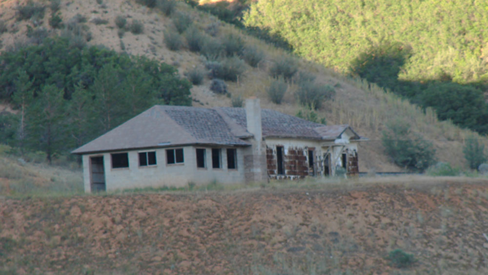 ১৯২০ সালের সমীক্ষা অনুযায়ী থিসেলের জনসংখ্যা বেড়ে হয় ৪১৭। ডাকঘর, স্কুল, চিকিৎসা কেন্দ্র, দোকান, সেলুন প্রভৃতি গড়ে ওঠে শহরকে কেন্দ্র করে। কিন্তু ১৯৮৩ সাল নাগাদ এই শহর পুরোপুরি ফাঁকা হয়ে যায়।