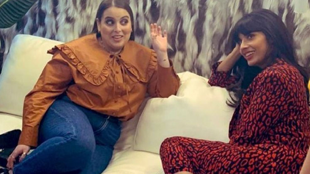 লন্ডনে জন্ম হলেও জামিলের ভারতীয় যোগ রয়েছে। তাঁর বাবা আলি জামিল ছিলেন ভারতীয় এবং মা সিরিন পাকিস্তানি। জন্ম থেকেই তাঁর কানের সমস্যা ছিল। ঠিকমতো শুনতে পেতেন না তিনি।