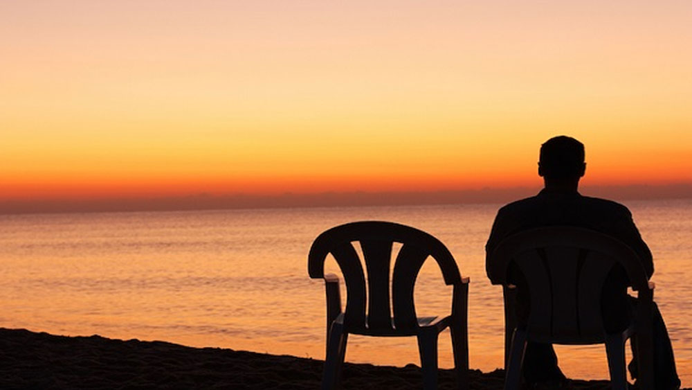 ৭ দশক আগে আলাদা হয়ে গিয়েছিলেন তাঁরা। নিজেদের মধ্যে দূরত্ব এতটাই বেড়ে গিয়েছিল যে যোগাযোগ প্রায় ছিলই না। কিন্তু চোখের আড়াল মানেই তো আর মনের আড়াল নয়। তাই প্রায় ৭ দশক পর ফের শেষ থেকেই ফের শুরু হল তাঁদের লভ স্টোরি।