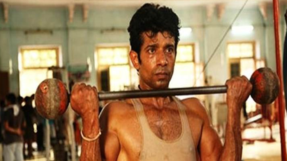 পঞ্জাবের একটি গ্রামে গিয়ে প্রস্তুতি শুরু করলেন বিনীত। নিজের চেহারা পাল্টে ফেলার জন্য শুরু করলেন কঠোর অনুশীলন। তাঁর কোচ ছাড়া কেউ জানতেনই না তিনি আসলে একজন অভিনেতা। প্রস্তুতির জন্য বিক্রি করতে হয়েছিল ঘরের আসবাপত্র। বক্সিং অনুশীলনে ভেঙে গিয়েছিল পাঁজর। কিন্তু তার পরেও পিছিয়ে আসেননি তিনি। 