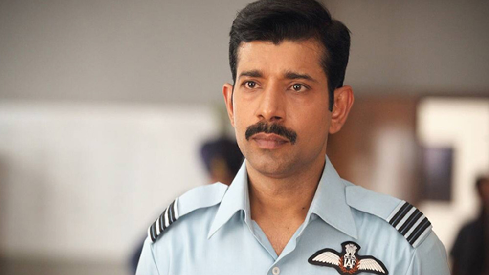 ২০১৭ সালে মুক্তি পায় ‘মুক্কাবাজ’। অবশেষে ১৭ বছর অপেক্ষার পরে নিজেকে নায়ক হিসেবে দেখার স্বপ্ন পূর্ণ হল বিনীতের। এই ছবির সাফল্যের পরে মূলস্রোতের সুযোগ আসতে থাকে তাঁর কাছে। ‘গোল্ড’, ‘সাঁড় কি আঁখ’, ‘গুঞ্জন সাক্সেনা: দ্য কার্গিল গার্ল’-এ অভিনয় করেন তিনি।