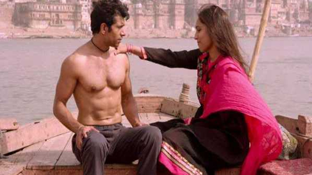 শেষে হাল ছেড়ে দিয়ে বিনীত মুম্বই ছেড়ে ফিরে যান বারাণসীতেই। কিন্তু সেখানে গিয়েও বেশি দিন ভাল লাগল না। মনে হল, নিজের স্বপ্নকে মেরে ফেলছেন তিনি। নতুন করে সব কিছু শুরু করবেন বলে ফিরলেন মুম্বইয়েই।