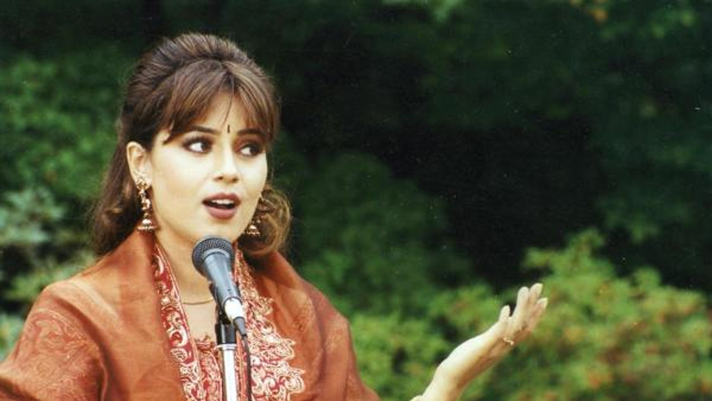 বেঙ্গালুরুতে শ্যুটিং চলাকালীন ভয়াবহ দুর্ঘটনার মুখে পড়েন মহিমা। ট্রাকের সঙ্গে তাঁর গাড়ির সংঘর্ষে তিনি গুরুতর আহত হন। একাধিক স্টিচ পড়ে তাঁদের শরীরে।