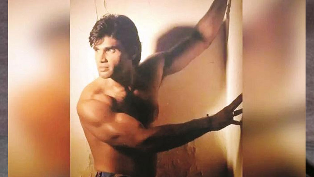 কিন্তু আশ্চর্যের বিষয় এই যে, ছবিটি মুক্তি পাওয়ার পর সানি দেওলও পরিচালক টিনুর উপর অসন্তুষ্ট হয়েছিলেন। কারণ, সানিকে নাকি ঠিকঠাক পারিশ্রমিকই দেননি টিনু।