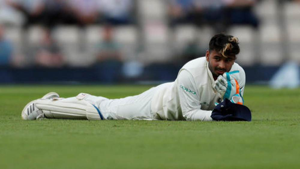  এখনও অবধি ১৬ টেস্টে তিনি মোট ১০৮৮ রান করেছেন। গড় ৪৩.৫২। সর্বোচ্চ ১৫৯। কট বিহাইন্ড করেছেন ৬৭ জনকে। স্টাম্পিংয়ের শিকার ২ জন। ১৬টি ওয়ান ডে-তে রান করেছেন ৩৭৪। গড় ২৬.৭১। সর্বোচ্চ রান ৭১। উইকেটের পিছনে ক্যাচ নিয়েছেন ৮টি। স্টাম্প করেছেন ১ জন ব্যাটসম্যানকে। ২৮ টি টি-২০ ম্যাচে রান করেছেন ৪১০। গড় ২০.৫০। সর্বোচ্চ ৬৫। ক্যাচ নিয়েছেন ৭ টি। স্টাম্পিংয়ে আউট করেছেন ৪ জনকে।