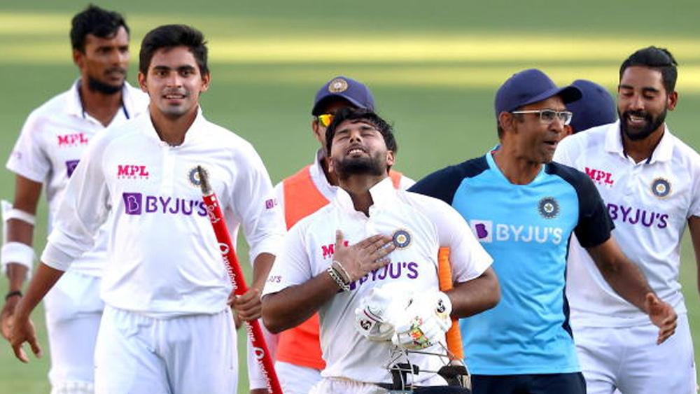 সিরিজে ভারতের পরাজয় নিয়ে আগাম বলেছিলেন একাধিক প্রাক্তন ক্রিকেটার। এ বার তাঁরা আটকে পড়েছেন নিজেদেরই কথার ফাঁদে।