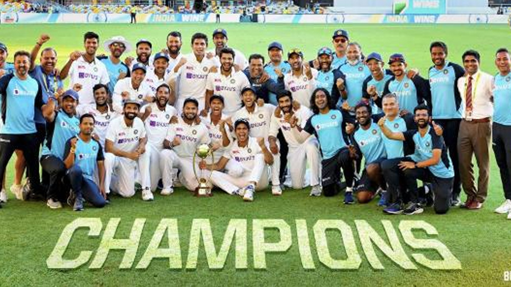 বিরাট কোহালির নেতৃত্বে গত বার সিরিজ জেতা যদি ইতিহাস হয়ে থাকে, তবে তাঁকে ছাড়া চোট বিধ্বস্ত ভারতীয় দলের এই জয় হয়ে থাকল মহাকাব্যিক।