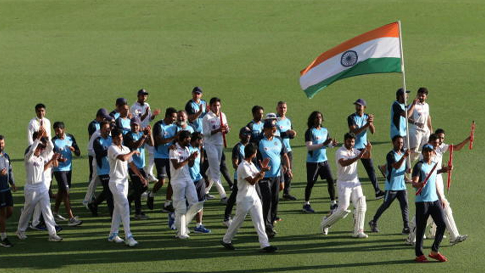 রাহুল দ্রাবিড়ের হাতে তৈরি ভারতীয় দলের ইয়ং ব্রিগেডের হাতে গাব্বার ঘাসে মিলিয়ে গেল অস্ট্রেলিয়ার অহঙ্কার। তথাকথিত ক্রিকেট পণ্ডিতদের ‘হোয়াইটওয়াশ ভবিষ্যদ্বাণী’ এখন সোশ্যাল মিডিয়া জুড়ে হাস্যরসের খোরাক।