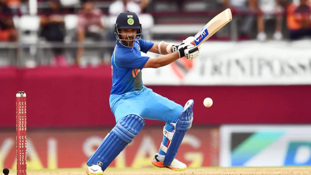 টি২০-তে যদিও হারতে হয়েছে রাহানেকে। ২টি টি২০ ম্যাচের মধ্যে একটিতে জিতেছিল ভারত, অন্যটিতে হেরে যায় তারা। এক মাত্র এই হার ছাড়া রাহানের মুকুটে কোনও কাঁটা নেই।