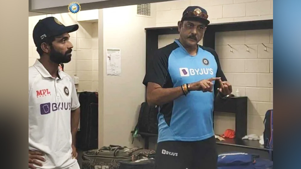 রবি শাস্ত্রীর কথা অনুযায়ী হঠাৎ করে মেলবোর্নে তৈরি হয়ে যায়নি এই নতুন ভারত। দীর্ঘ দিন ধরে, ধীরে ধীরে তৈরি হয়েছে। এঁদের মধ্যে যেমন বিরাটের তেজ রয়েছে, তেমনই রয়েছে রাহানের ক্ষুরধার ঠান্ডা মস্তিস্ক।