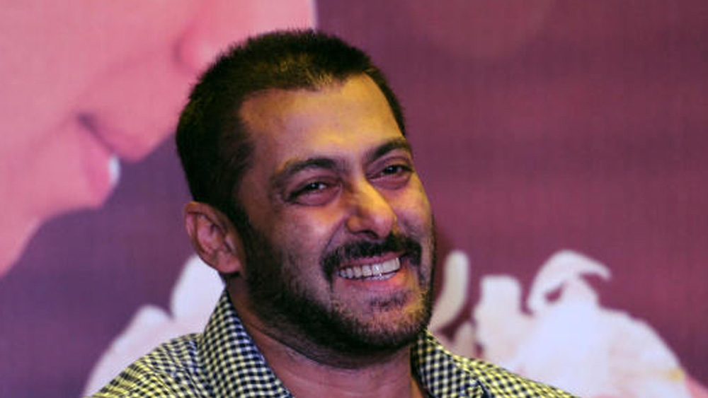 এখন শোনা যায়, ‘বিগ বস’-এর প্রতি পর্বের জন্য তিনি ১৬ কোটি টাকা পান। 