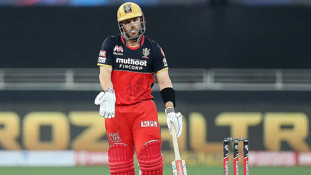 আরসিবি ছেড়ে দিল অ্যারন ফিঞ্চ, ক্রিস মরিস, ইসুরু উদানা, মইন আলি, পবন নেগি, গুরকিরাত সিংহ মান, শিবম দুবে, ডেল স্টেন, পার্থিব পটেল এবং উমেশ যাদবকে।