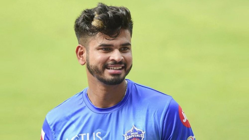 দিল্লি ক্যাপিটালস: গতবার ফাইনালে উঠে শেষ পর্যন্ত কাপ জিততে পারেনি দিল্লি। দলে রইলেন শ্রেয়াস আইয়ার, শিখর ধবন, পৃথ্বী শ, অজিঙ্ক রাহানে, ঋষভ পন্থ, অক্ষর পটেল, অমিত মিশ্র, ইশান্ত শর্মা, রবিচন্দ্রন অশ্বিন, ললিত যাদব, হর্শল পটেল, আবেশ খান, প্রবীণ দুবে, কাগিসো রাবাডা, অ্যানরিখ নর্তিয়ে, মার্কাস স্টোইনিস, শিমরন হেটমেয়ার, ক্রিস ওকস এবং ড্যানিয়াল সামস।