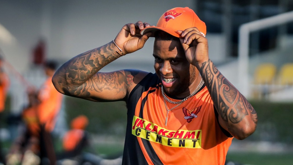 তারা ছেড়ে দিল বিলি স্ট্যানলেক, ফ্যাবিয়ান অ্যালেন, ইয়ারা পৃথ্বীরাজ, সঞ্জয় যাদব এবং বি সন্দীপকে।