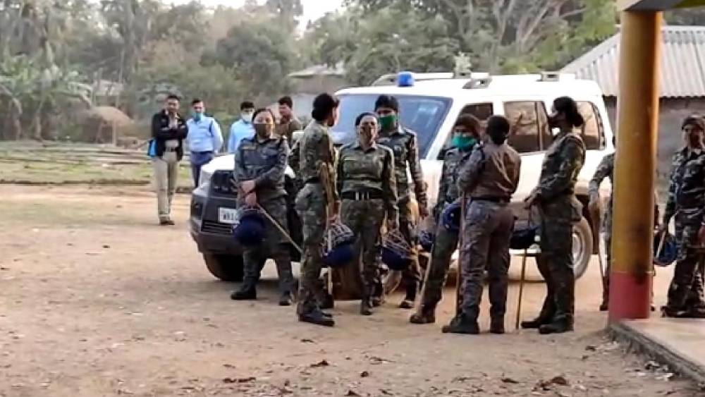 BJP workers allegedly ransacked TMC's party office at Keshpur dgtld