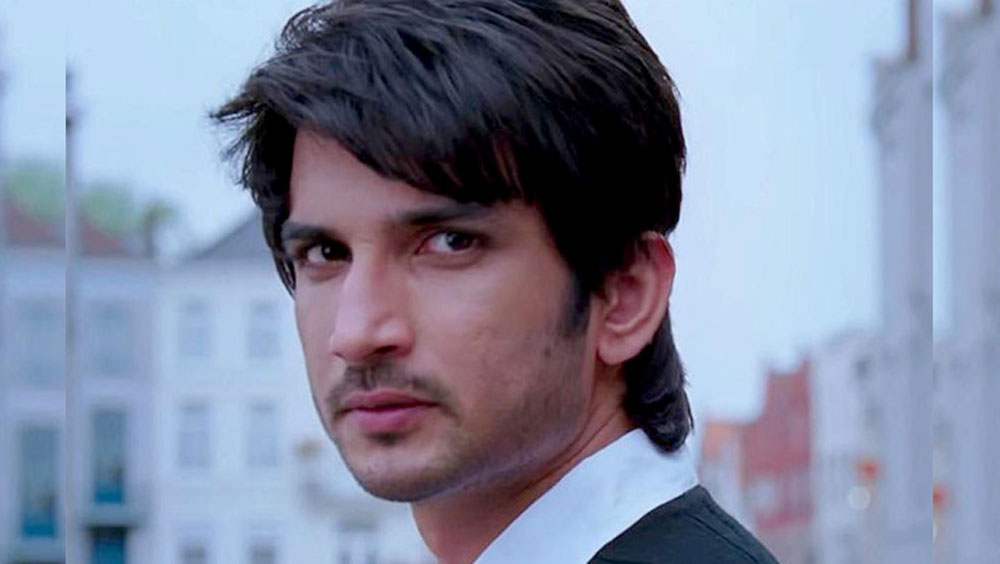 টেলিভিশনের দীর্ঘ সফরের পরে অভিষেকের এই ছবি দিয়েই বলিউডে পা রেখেছিলেন সুশান্ত। পরে অভিষেকের ‘কেদারনাথ’-এ অভিনয় করেছেন তিনি।