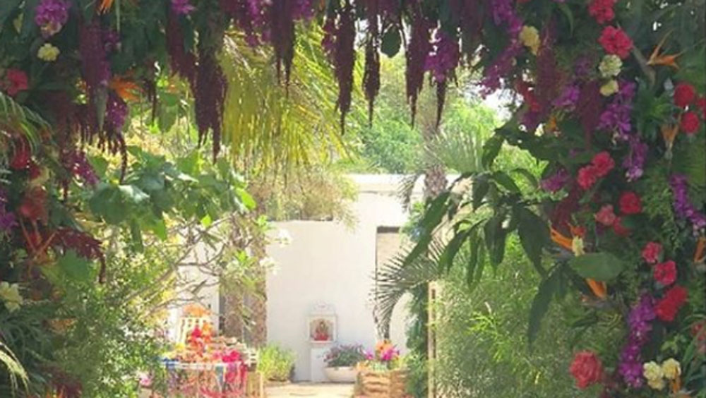 ষষ্ঠ শ্রেণিতে প্রথম নাতাশার সঙ্গে পরিচয় বরুণের। তার পর থেকেই খুব ভাল বন্ধু হয়ে ওঠেন দু’জনে। কিন্তু একে অপরের প্রেমে পড়েন দ্বাদশ শ্রেণিতে বাস্কেটবল খেলার সময়। স্কুলের সেই বান্ধবীর সঙ্গেই এবার গাঁটছড়া বাঁধতে চলেছেন তিনি।