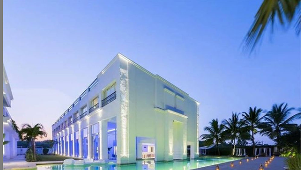 বরুণ-নতাশাও যে হেতু গোধূলিতেই বিয়ে করার পরিকল্পনা করেছেন, তাই বিয়ের জন্য এই রিসর্টকেই বেছে নিয়েছেন তাঁরা।