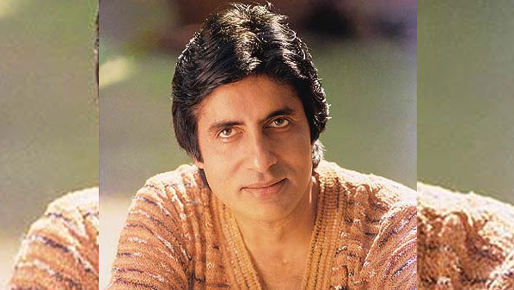 সাক্ষাৎকারের শেষে ওই সাংবাদিক এবং তাঁর ক্যামেরাম্যানকে লাঞ্চের আমন্ত্রণ জানিয়েছিলেন বিগ বি। তিনি নিজেও তাঁদের সঙ্গে একই টেবিলে খেতে বসেছিসেন। ঘটনাটি তখনই ঘটে।