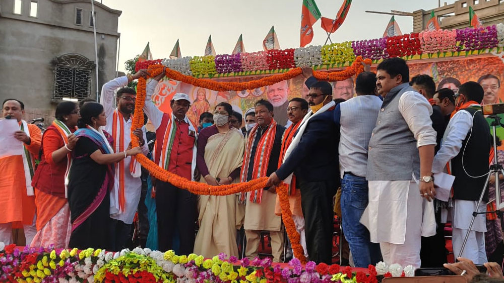 সিঙ্গুরের জনসভায় মুকুল রায় ও লকেট চট্টোপাধ্যায়।