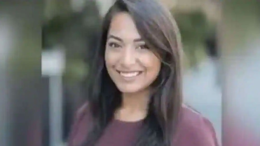 ভারতীয় বংশোদ্ভূত আইশা শাহের নাম ইতিমধ্যেই আলোচিত। তাঁর পরিবার কাশ্মীর থেকে আমেরিকায় গিয়ে থিতু হয়েছিল। নর্থ ক্যারোলিনার ডেভিডসন কলেজ থেকে তিনি স্নাতক হয়েছিলেন। হোয়াইট হাউসের ডিজিটাল স্ট্র্যাটেজির অফিসে তিনি দায়িত্ব পেয়েছেন পার্টনারশিপ ম্যানেজারের।