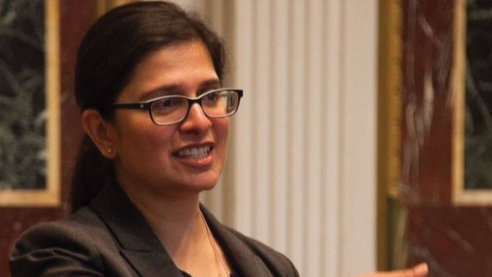 আইনজীবী মালা আদিগার শিকড় ছড়িয়ে আছে কর্নাটকের উদুপি জেলার কাক্কুঞ্জে জেলায়। তিনি নিযুক্ত হয়েছেন আমেরিকার ফার্স্ট লেডি জিল বাইডেনের পলিসি ডিরেক্টর পদে।