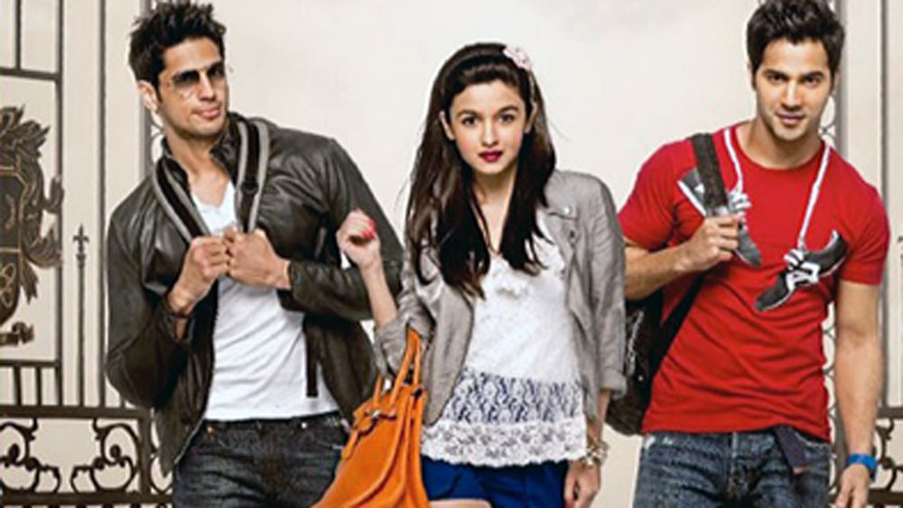 পরিচালক কর্ণ জোহরের ‘স্টুডেন্ট অব দ্য ইয়ার’-এর মাধ্যমে বলিউড ডেবিউ করেন বরুণ। বরুণের বিয়েতে এক্লক্লুসিভ পোশাক পরে হাজির হন তিনিও।