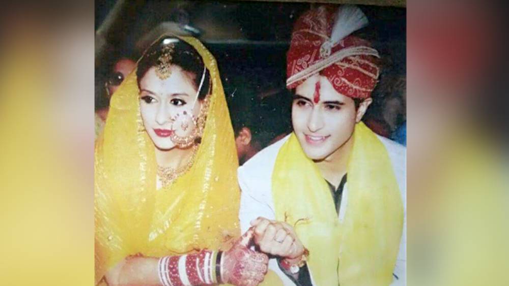 ২০০৪ সালের ২৪ জুন বিয়ে করেন অপূর্ব-শিল্পা। তাঁদের বিয়ের আসর বসেছিল দেহরাদুনে। কারণ, শিল্পার অসুস্থ দিদার পক্ষে সে সময় মুম্বই আসা সম্ভব ছিল না। মধুচন্দ্রিমার জন্য তাঁরা পাড়ি দিয়েছিলেন কানাডা।