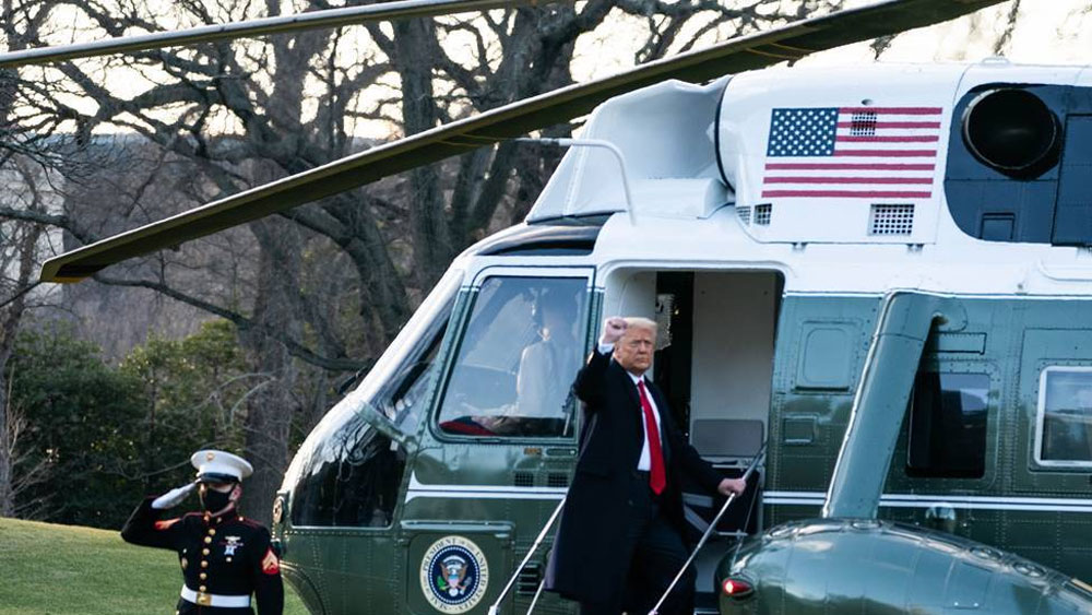 ডেমোক্র্যাটদের প্রস্তাব সেনেটে পাশ হলে, ট্রাম্পের বিরুদ্ধে তদন্ত শুরু হবে। আগামী ৮ ফেব্রুয়ারি থেকে তা নিয়ে শুনানি শুরু হবে সেনেটে।