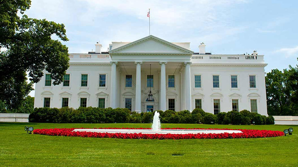 সম্প্রতি আমেরিকার প্রেসিডেন্ট হিসাবে শপথ নিয়েছেন জো বাইডেন। ডোনাল্ড ট্রাম্প এখন প্রাক্তন প্রেসিডেন্ট।