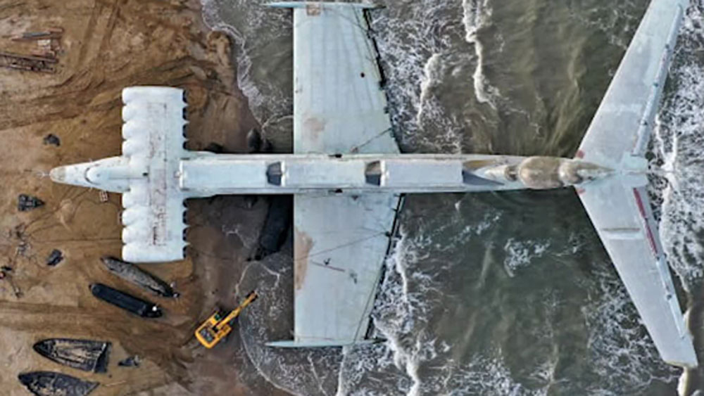 এর দৈর্ঘ্য ছিল ৮৫ ফুট ২ ইঞ্চি। উচ্চতায় ২২ ফুট ৩ ইঞ্চি। ঘণ্টায় ৭৬০ কিলোমিটার গতিবেগে ছুটে যেতে পারত এই যান। সর্বাধিক ৩ জন এতে উঠতে পারতেন।