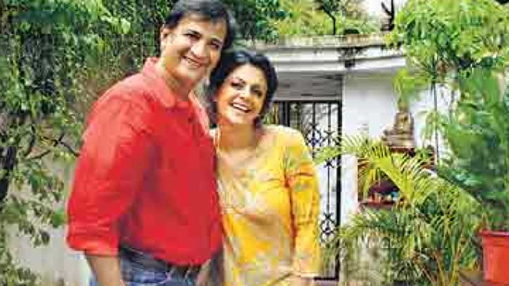 শেষমেশ মন্দিরা-রাজের ভালবাসারই জয় হয়েছিল। মেয়ের জেদের কাছে হার মেনেছিলেন তিনি। পরে অবশ্য জামাইও তাঁদের চোখের মনি হয়ে গিয়েছিলেন।