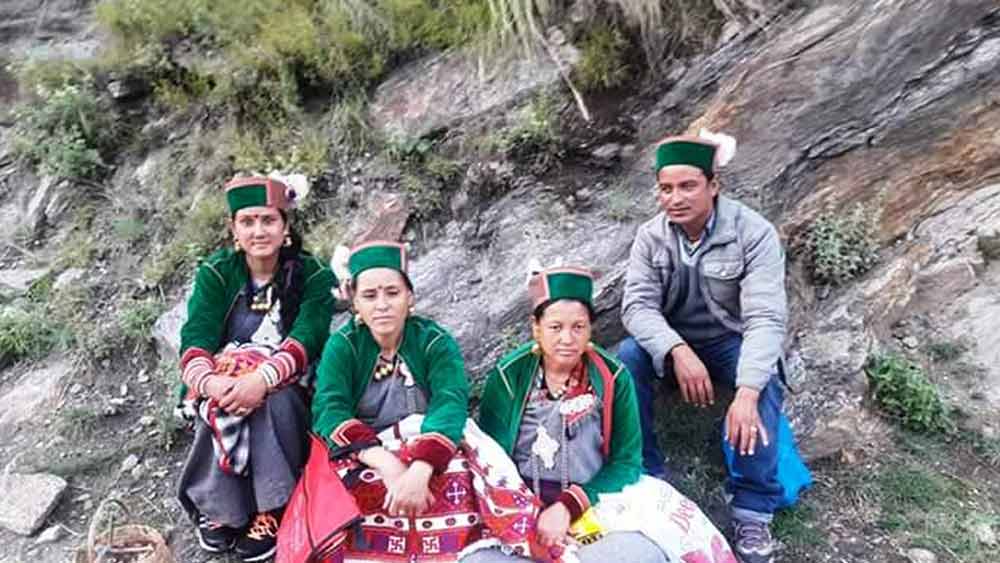 বিশেষজ্ঞদের মতে, এই রীতির পিছনে তাঁদের আর্থ-সামাজিক পরিস্থিতি একটা বড় কারণ।