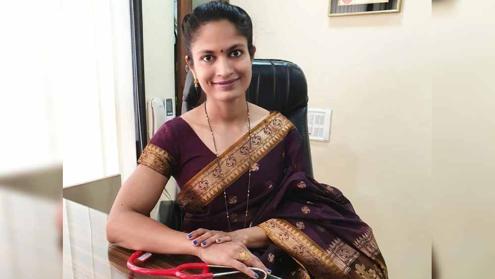 তিনি আয়ুর্বেদ চিকিৎসক। তবে তাঁর দিনের অনেকটা সময়ই কাটে জিমে। রোগীর নাড়ি দেখার পাশাপাশি ১০ কেজির ডাম্বেল নিয়ে বাইসেপস-ট্রাইসেপসের সৌষ্ঠব তৈরিতেও তিনি সমান পারদর্শী।