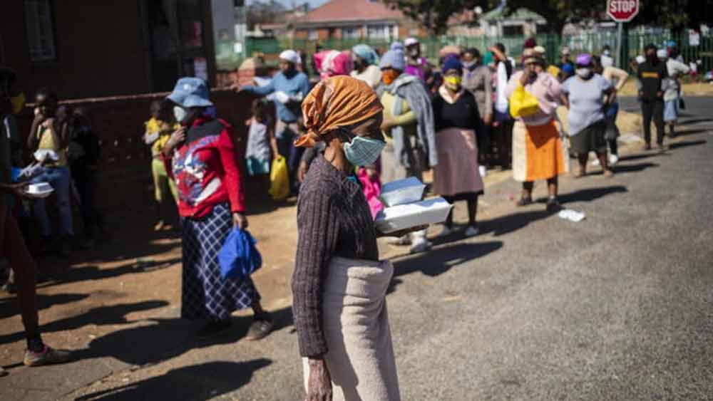 কিন্তু তাতেই বেঁকে বসেছেন এক শ্রেণির মানুষ। এক শ্রেণি যখন এর পক্ষে সরব, অন্য এক দলের মতে মহিলাদের বহুবিবাহ সমাজের অবনতি ঘটাবে।