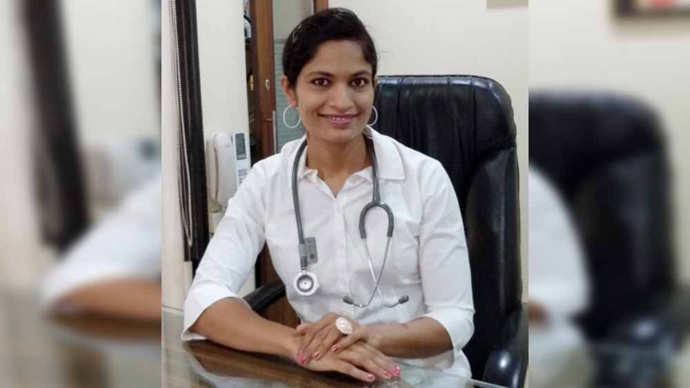 তাঁর সম্পর্কে জানার আগ্রহ দেখে মুখ খুলেছেন শর্বরীও। এক সংবাদমাধ্যমকে দেওয়া সাক্ষাৎকারে জানিয়েছেন,  স্বাস্থ্য ভাল রাখার ব্যাপারে বরাবরই আগ্রহী ছিলেন তিনি। পেশায় চিকিৎসক হলেও ভাল থাকার জন্য যোগাভ্যাস করতেন। কিন্তু তার পরও নিজের স্বাস্থ্য নিয়ে সন্তুষ্ট হতে পারছিলেন না শর্বরী। মনে হচ্ছিল কিছু খামতি থেকে যাচ্ছে।