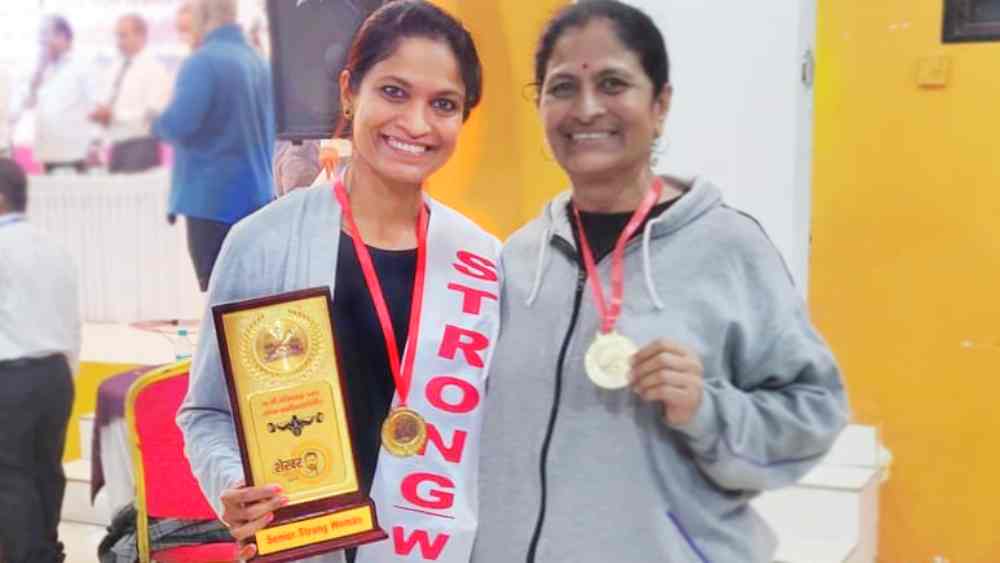 শর্বরী জানিয়েছেন, ভারোত্তোলনের প্রতি তাঁর আগ্রহ ক্রমে বাড়তে শুরু করেছিল। প্রশিক্ষকের উৎসাহে একটি প্রতিযোগিতায় নাম দেন। তাতে জিতেও যান তিনি। 