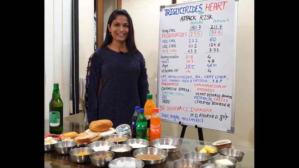 খাওয়া দাওয়ার ব্যাপারেও তিনি বেশ সংযমী। বাইরের খাবার খান না। বহু দিন হল খাবারের তালিকা থেকে বাদ দিয়েছেন ভাজাভুজিও।