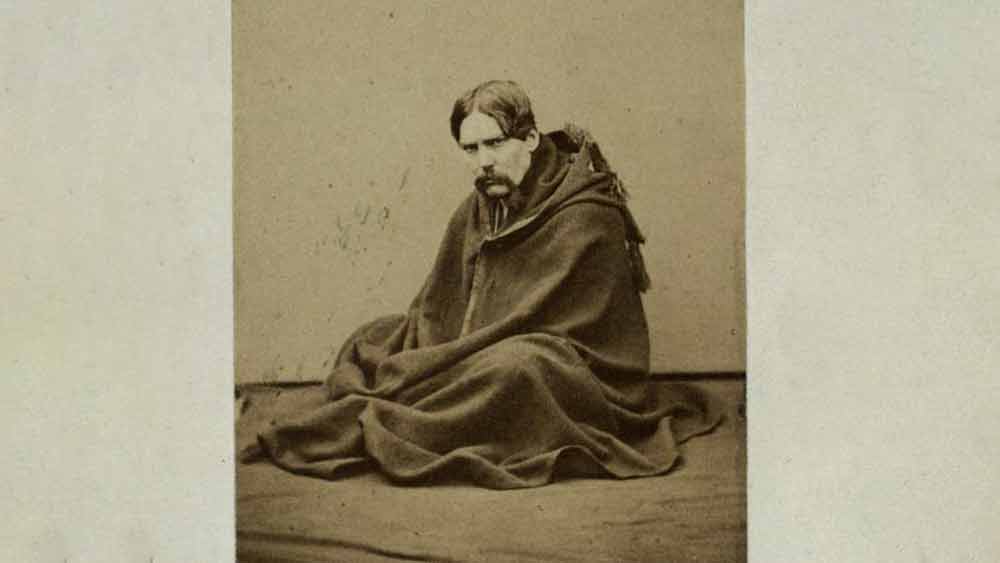 ভৌগোলিক অভিযাত্রী হিসেবে রিচার্ডের খ্যাতি আজও অমলিন। কিন্তু তার চেয়েও বেশি বিখ্যাত হয়ে রয়েছে তাঁর পাণ্ডিত্য ও লেখালেখি। বার্টনই প্রথম মিশরে থাকাকালীন সন্ধান পান আরব্য রজনীর গল্পমালার। তিনি সেগুলি সংগ্রহ করতে শুরু করেন এবং ১৭ খণ্ডে ‘দ্য বুক অব দ্য থাউজ্যান্ড অ্যান্ড ওয়ান নাইটস’ নামে তা প্রকাশিত হয় (১০খণ্ড মূল ও তার সংযোজন আরও সাত খণ্ড)।