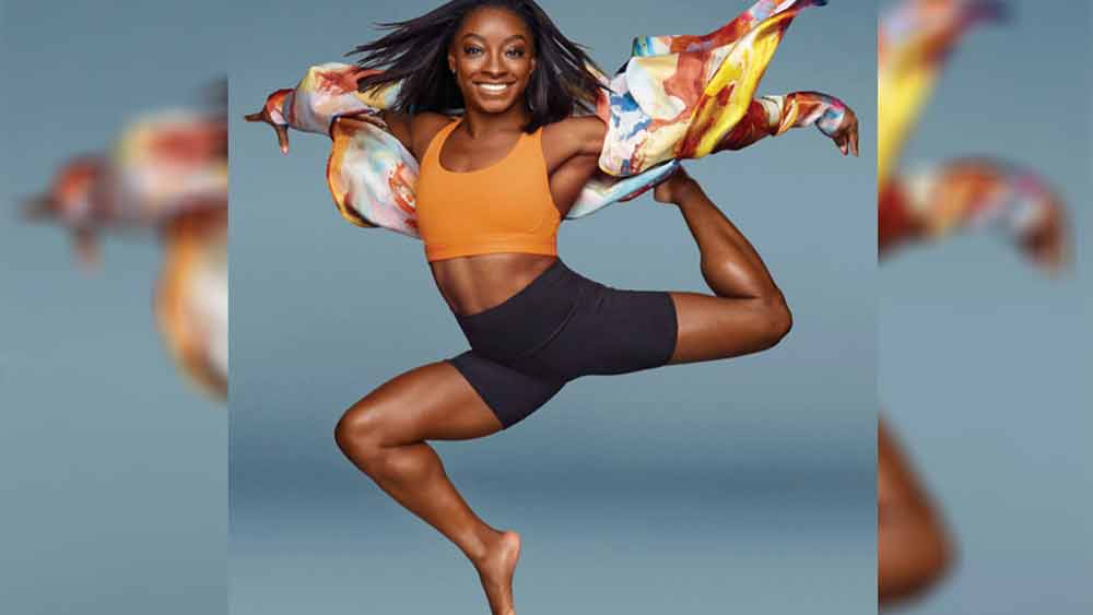 ছয় বছর বয়সে একটি ফিল্ড ট্রিপে গিয়ে প্রথম জিমন্যাস্টিক করেছিলেন সিমোন। ফিল্ড ট্রিপের ইনস্ট্রাক্টর দেখেই বুঝেছিলেন, এ মেয়ে কোনও সাধারণ মেয়ে নন। সে দিনই তিনি তাঁকে জিমন্যাস্টিক চালিয়ে যাওয়ার পরামর্শ দিয়েছিলেন।